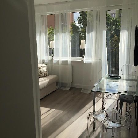 Saska Kepa Suite Varsóvia Exterior foto